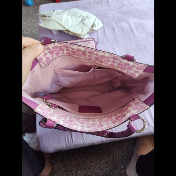 Coach Heritage Signature Tote Bag in pink and purple with a matching wallet - Picture 4 of 8